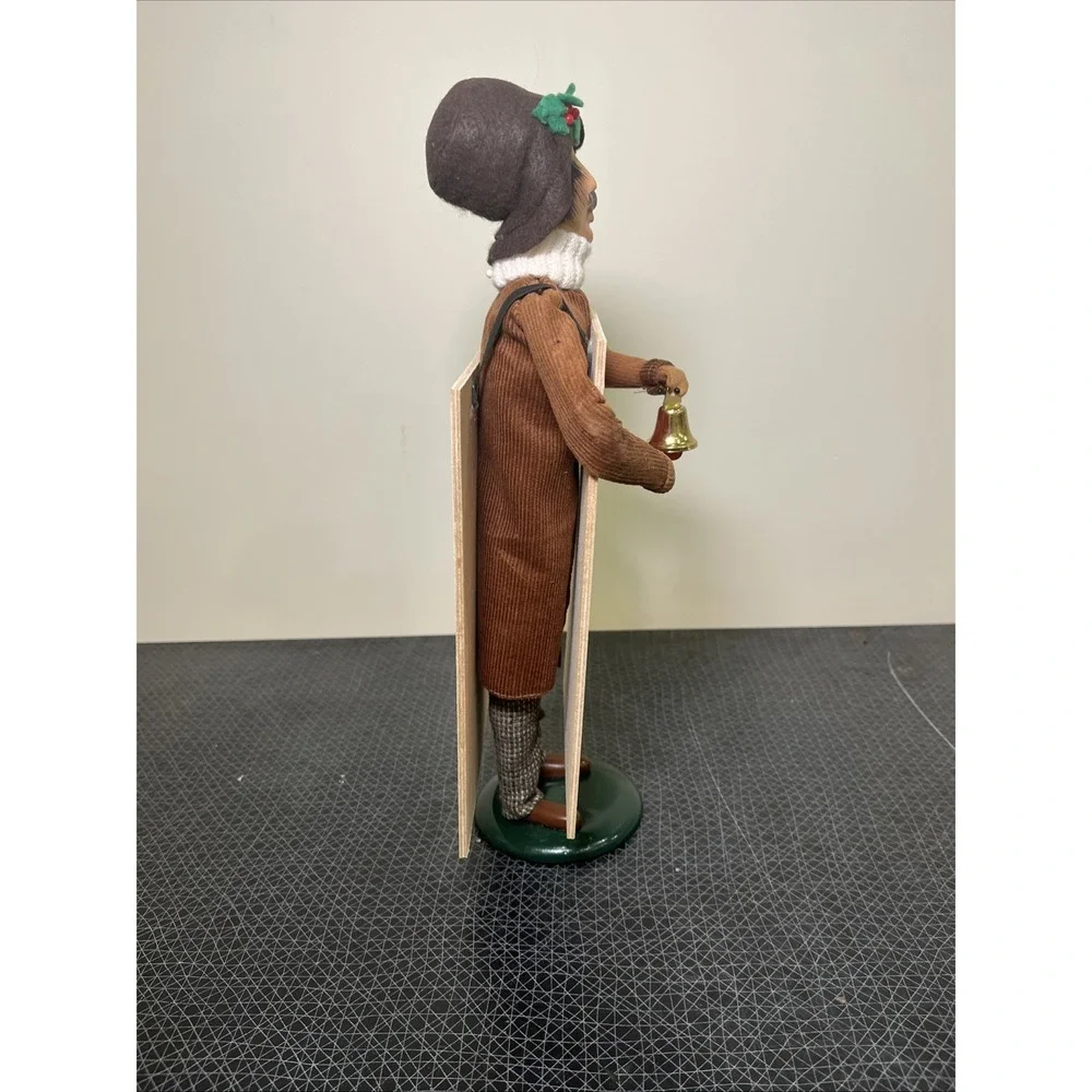 1994 Byers Choice Caroler Moyes Baker Plum Pudding Sign Man with Bell, Mint, New